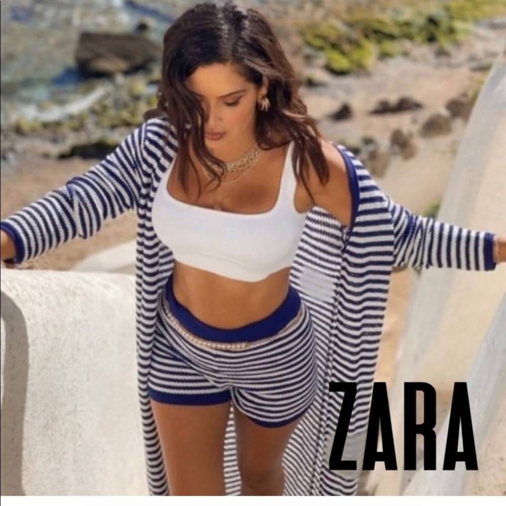 ZARA LONG BLUE AND WHITE STRIPPED CARDIGAN IN SMALL. WORN ONLY ONCE PERFECT COND